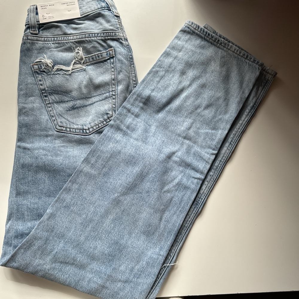 American Eagle baggy mom jeans